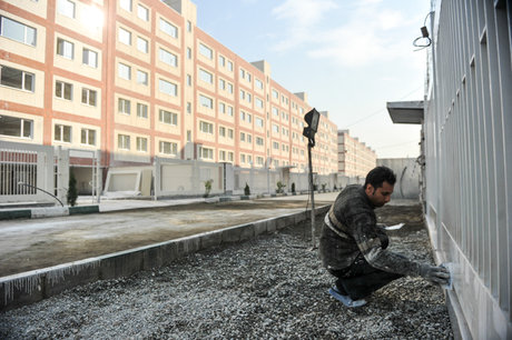 قرارداد نهایی متقاضیان مسکن ویژه را به زودی تحویل می‌دهیم